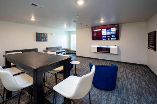 Apartments in Clearfield, Utah-Community-Common-Area-with-Fireplace-and-TV